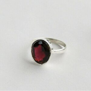 Sterling silver garnet gemstone ring size 8.5